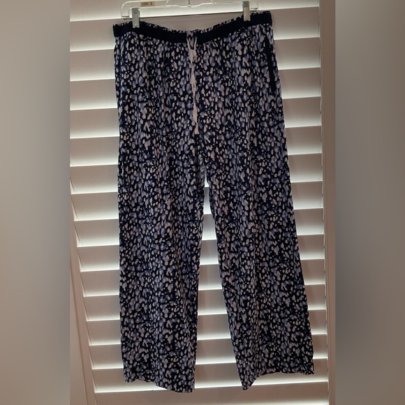 Women’s Pants (2 pair) - Picture 3 of 8